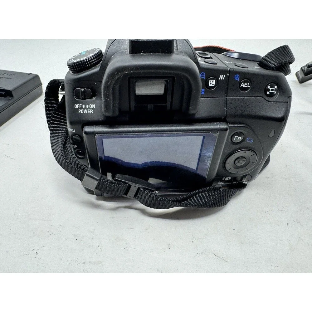 Sony A300 DSLR 10.2MP W/ 18-70/3.5-5.6 LEN, CHARGER,SUNSHADE, TESTED
